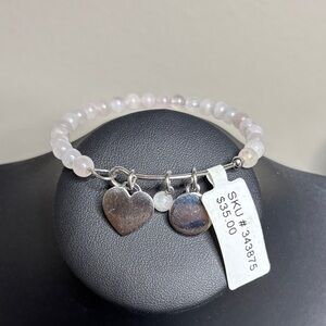 NWT Elegant Rose Quartz Heart Silver Heart Charm Bangle Bracelet Engraving